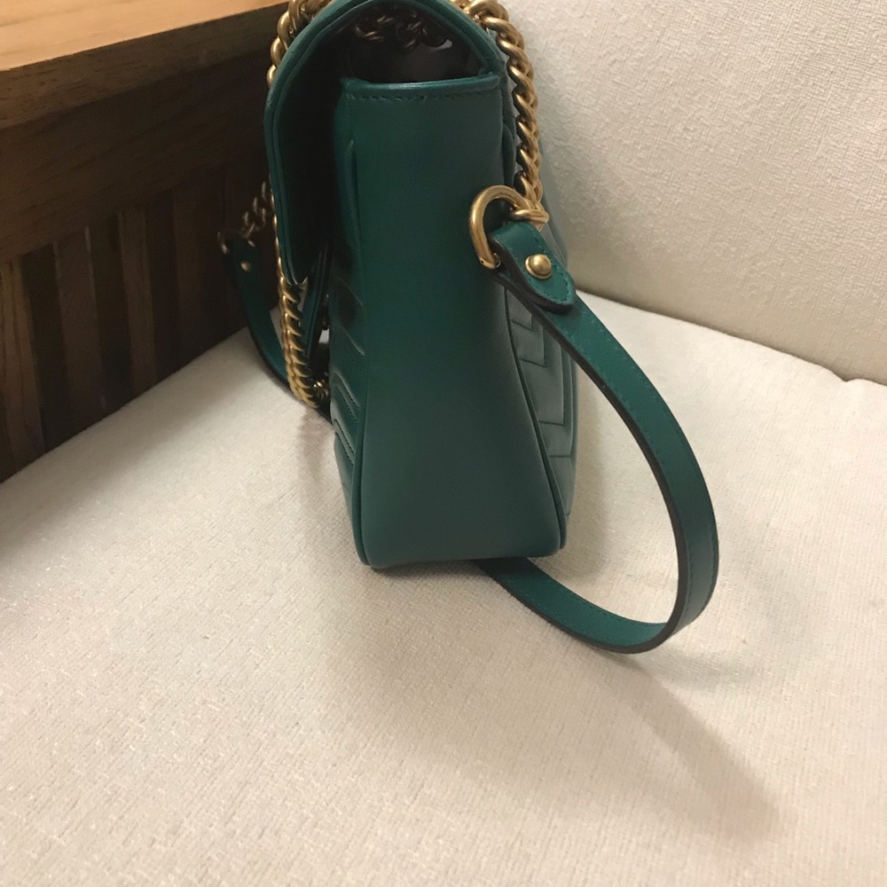 Authentic Gucci Medium Marmont Shoulder Flap Bag - Picture 3 of 8